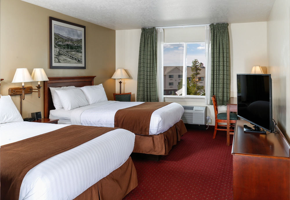 Yellowstone Park Hotel Вест-Йеллоустоун Екстер'єр фото